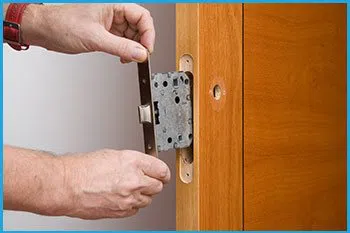 Lock Locksmith Services San Diego, CA 619-215-9045 - 13-new-locks-installation